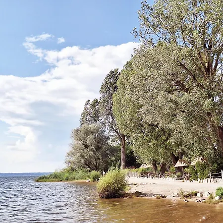Strandhaus Chiemsee 아파트 우베르시